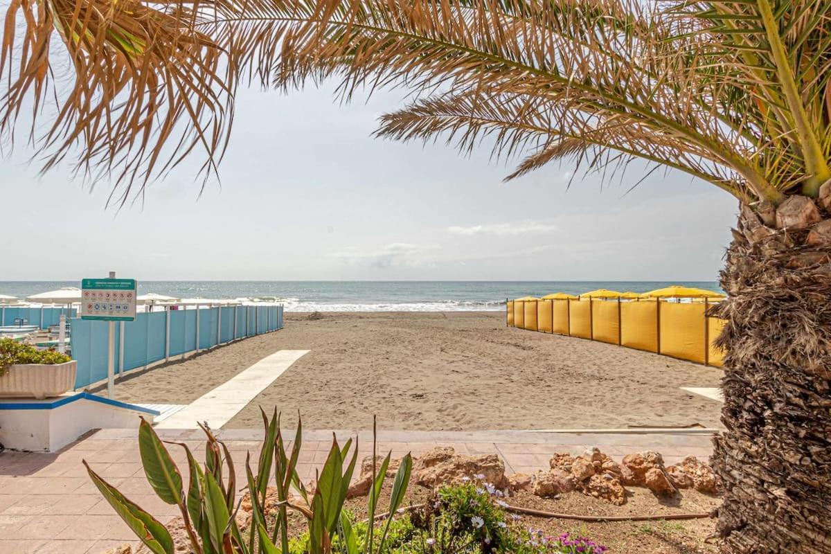 797 Holiday Rentals- Duplex Para 7 En La Carihuela A 1 Min De La Playa Torremolinos Extérieur photo