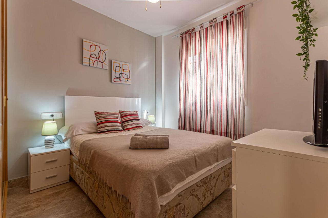 797 Holiday Rentals- Duplex Para 7 En La Carihuela A 1 Min De La Playa Torremolinos Extérieur photo