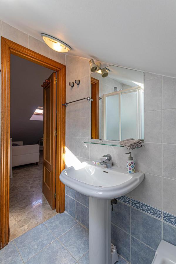 797 Holiday Rentals- Duplex Para 7 En La Carihuela A 1 Min De La Playa Torremolinos Extérieur photo