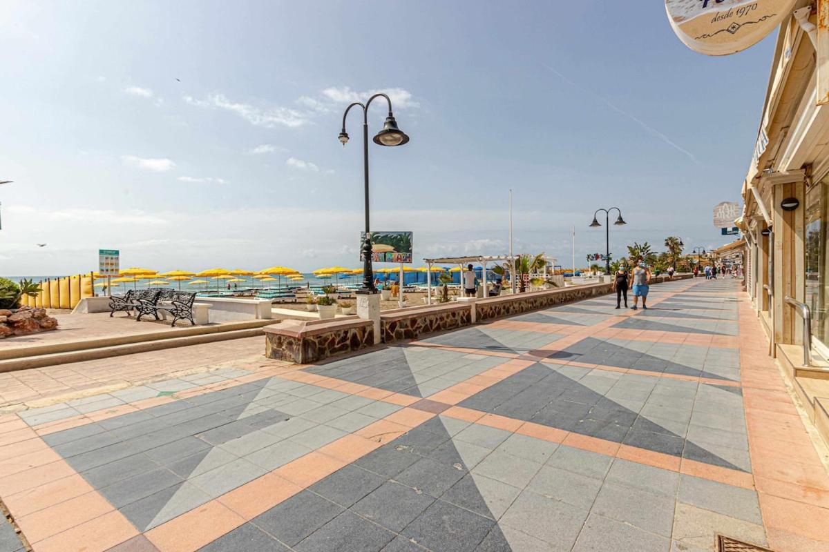 797 Holiday Rentals- Duplex Para 7 En La Carihuela A 1 Min De La Playa Torremolinos Extérieur photo